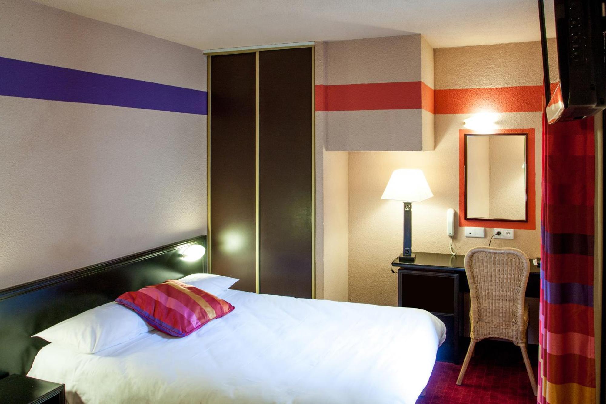 Saint Sauveur Hotel 3*